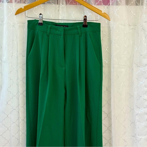 High Waisted Relaxed Trouser XS Kelly Green - Picture 2 of 7
